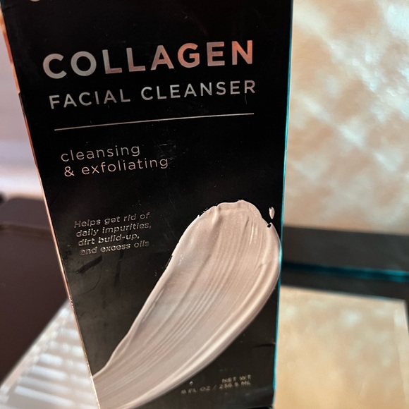NIB Clinical Works COLLAGEN
FACIAL CLEANSER cleansing & exfoliating 8 oz. - Picture 2 of 4
